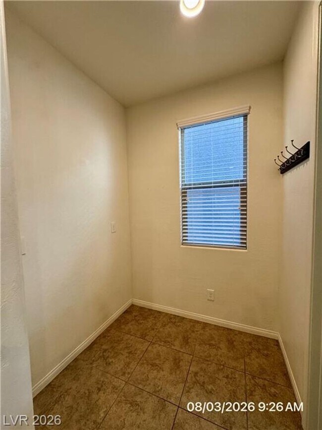 Building Photo - Beautiful 4BR Home with Huge Loft, Gourmet Kitchen & Covered Patio