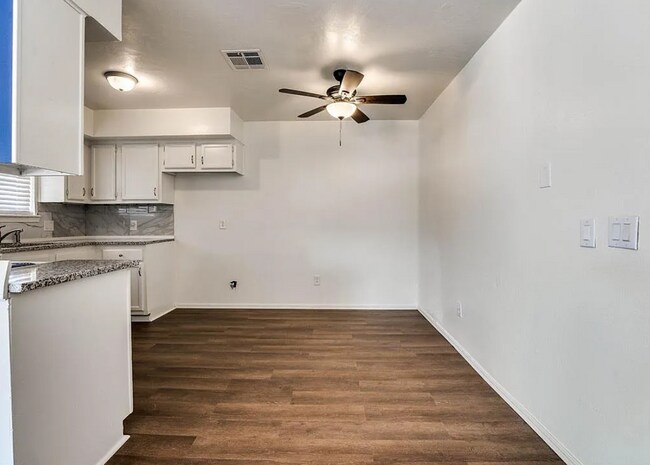 Building Photo - 8801 St George Way
