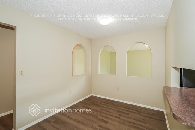 Building Photo - 7509 Willow Wisp Dr E