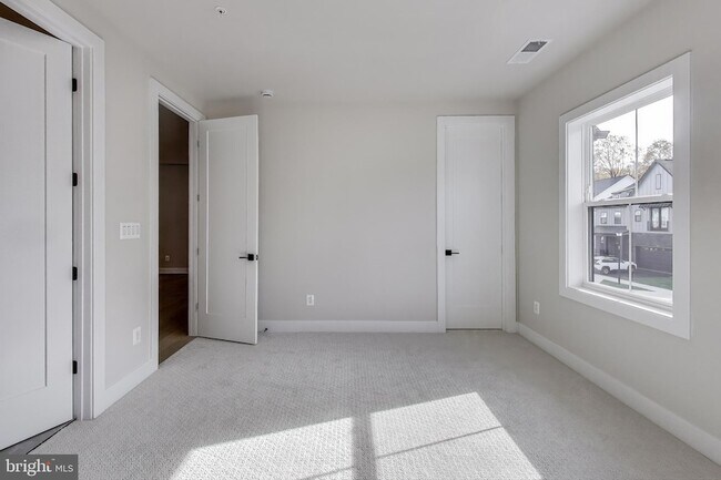 Building Photo - 6921 Renita Ln