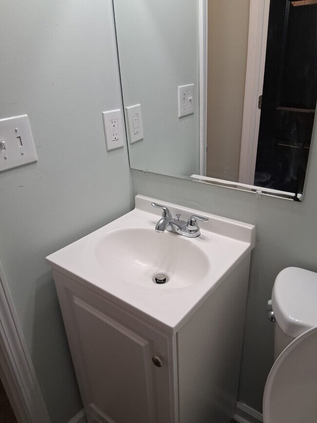 Building Photo - 804 Boston St