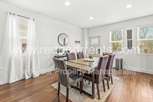 Building Photo - 1619 N Tacoma Ave