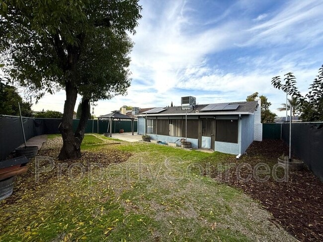 Building Photo - 426 J St