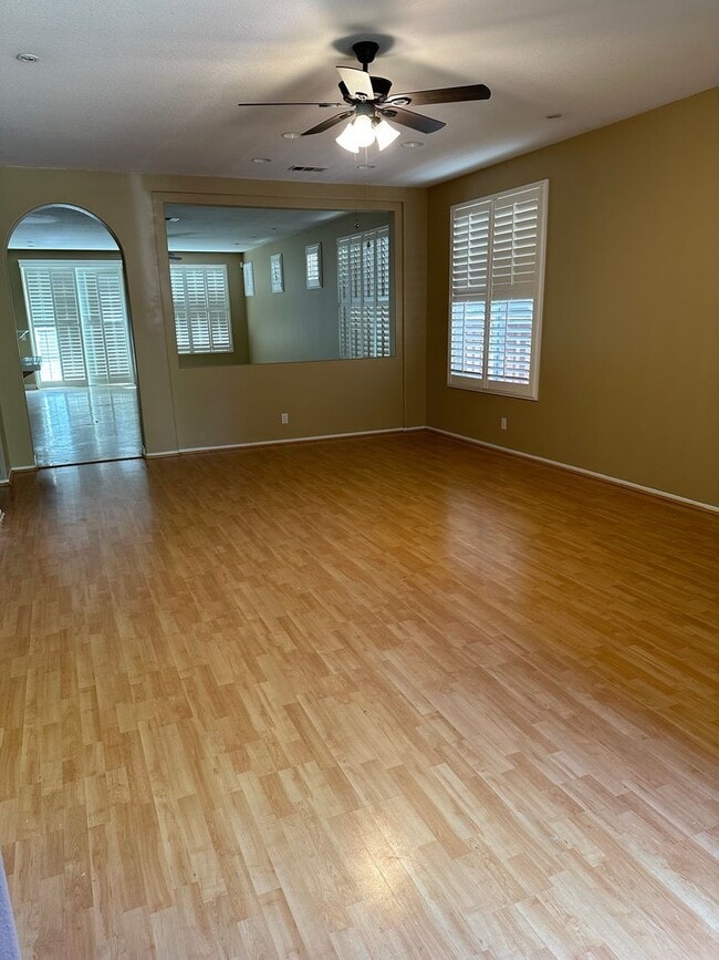 Building Photo - Single Story 3 Bedrooms Plus Den, Paseo Del Sol!!!