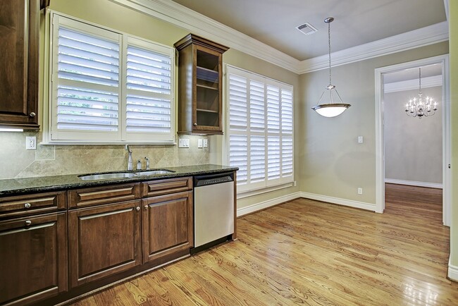 Building Photo - 4013 Bellefontaine