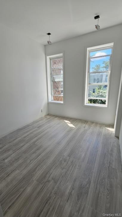 Building Photo - 60-80 54th Pl