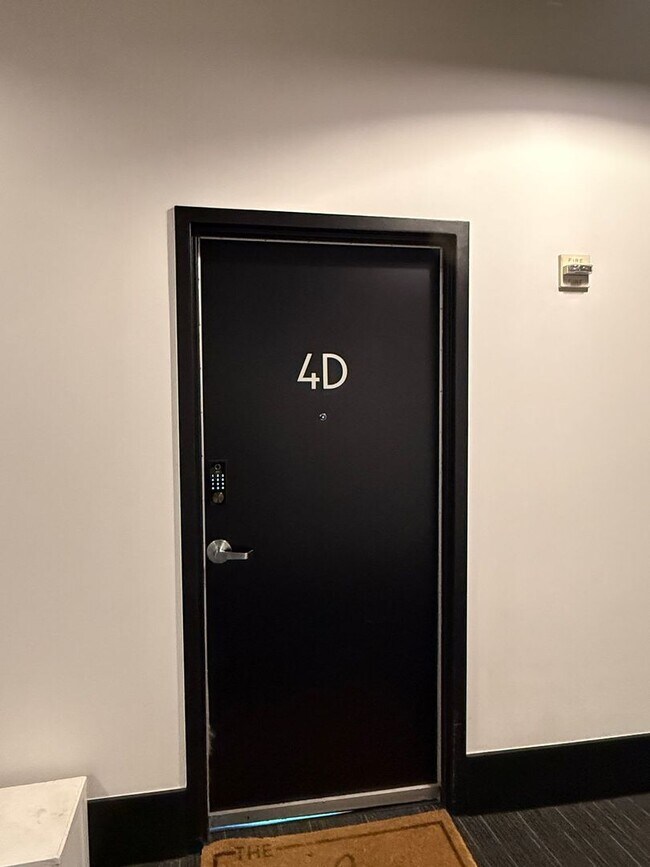 Building Photo - Full Service Executive Fully Furnished All Inclusive Architectural Penthouse Loft Downtown Denver