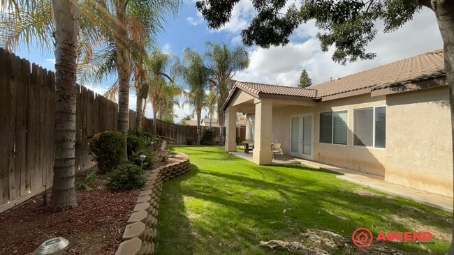 Building Photo - Beautiful Home Located In The Southwest!