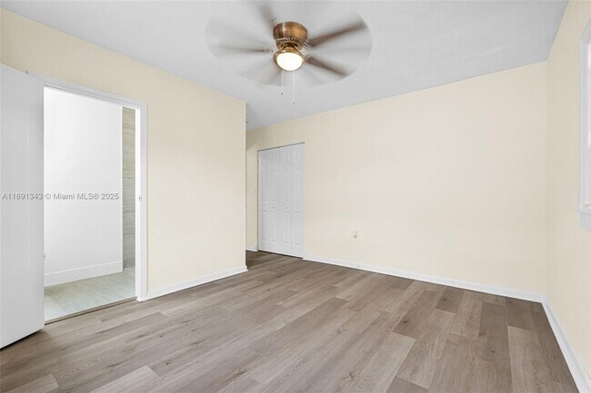 Building Photo - 511 NW 44th St