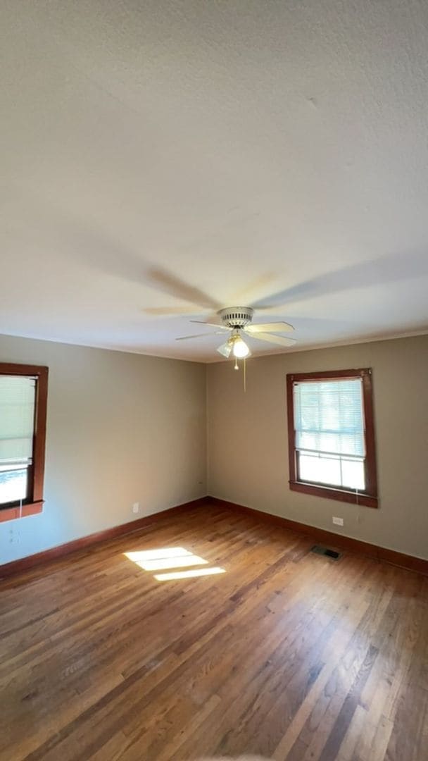 Building Photo - 205 Pineleaf Ln