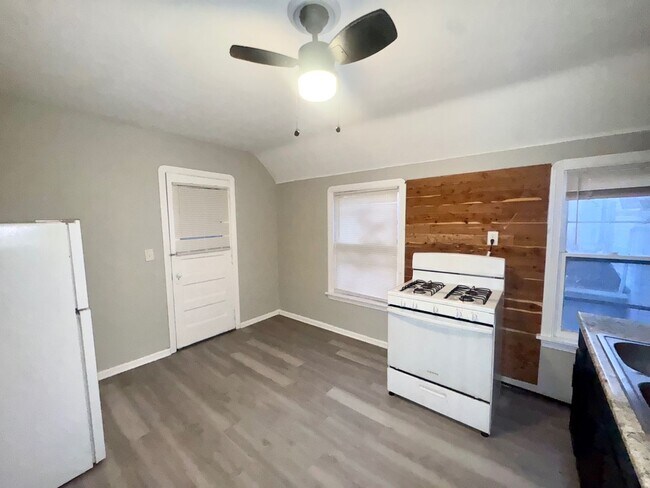 Building Photo - 12918 Ferris Ave