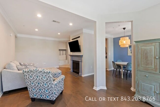Building Photo - 1731 Chatelain Way
