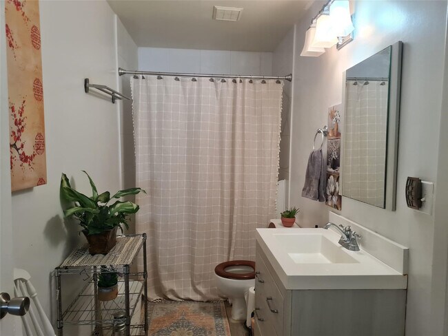 Building Photo - 3421 NW 44th St