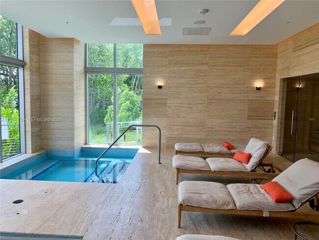 Building Photo - 16385 Biscayne Blvd