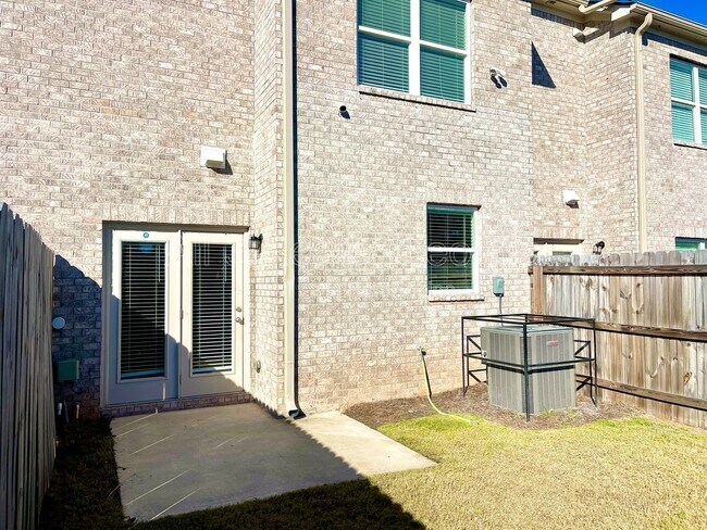 Building Photo - 5859 Greystone Dr