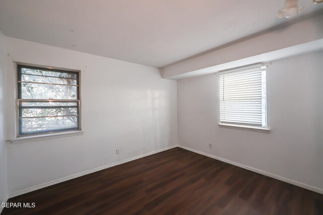 Building Photo - 5409 Edmonton Ave