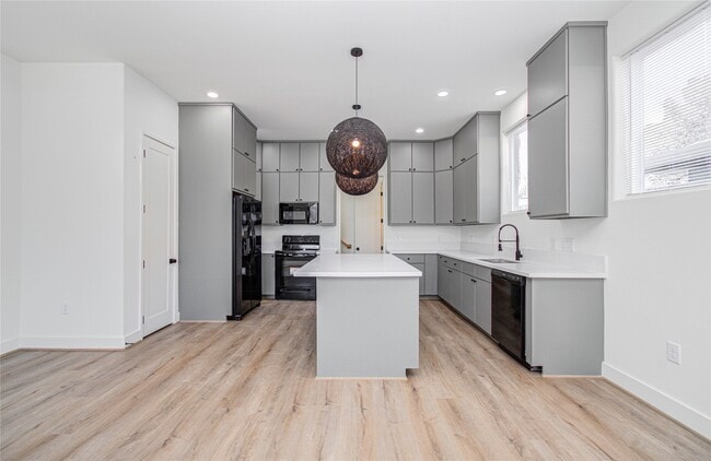 Building Photo - 4605 Edison St