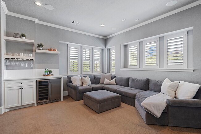 Building Photo - 622 Pink Azalea Trail