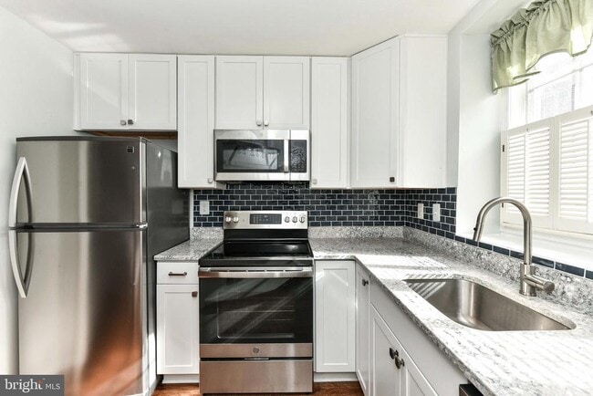 Building Photo - 1121 Portner Rd