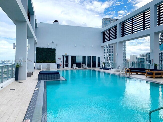 Building Photo - 151 SE 1st St