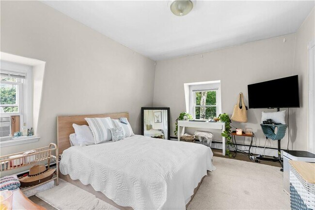 Building Photo - 501 Spring St