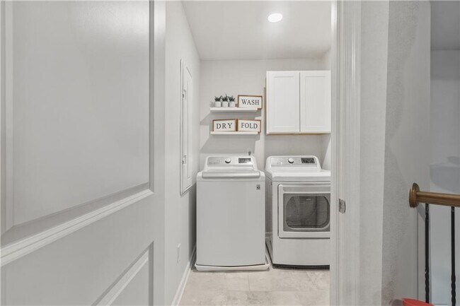 Building Photo - 1339 Endicott Ct