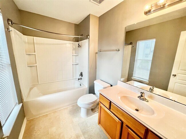 Building Photo - 8323 Greys Ln