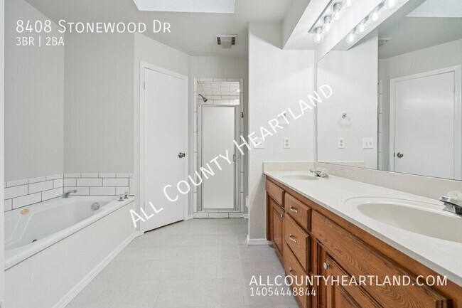 Building Photo - 8408 Stonewood Dr