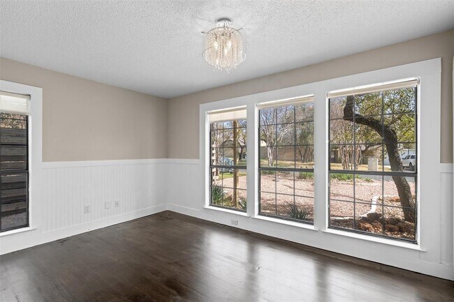 Building Photo - 1106 San Augustine Dr