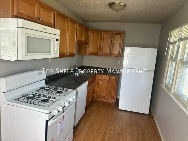 Building Photo - 1438 9th St