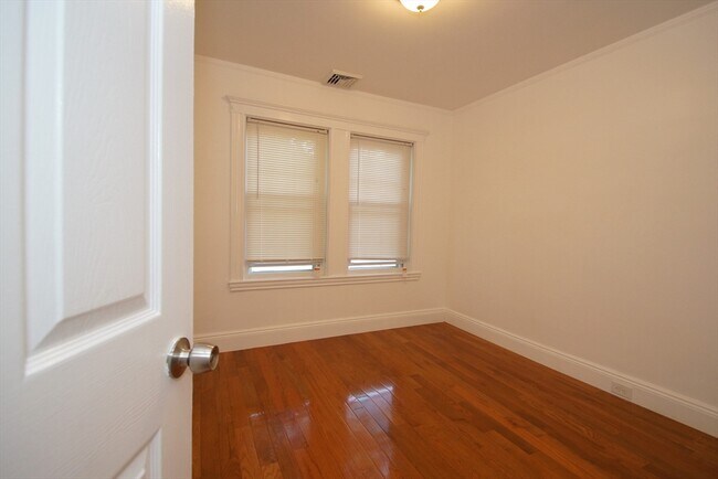 Building Photo - 353 Lowell Ave