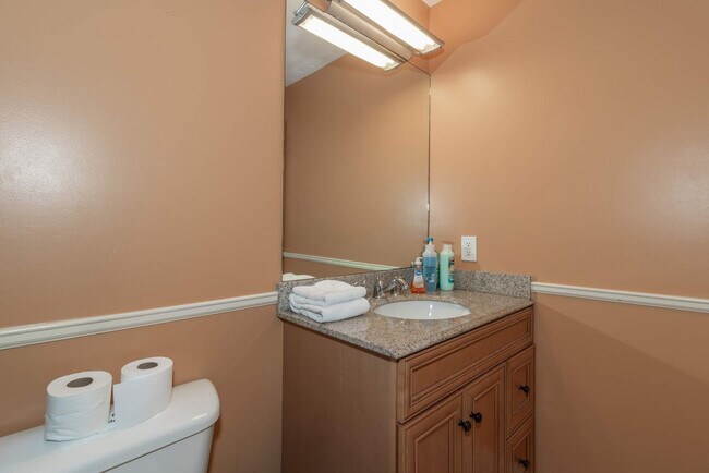 Building Photo - 4235 King Arthur Pl