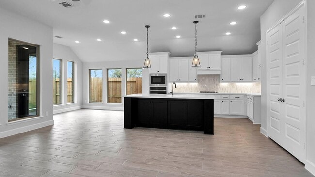 Building Photo - 5026 Albany Shores Ln