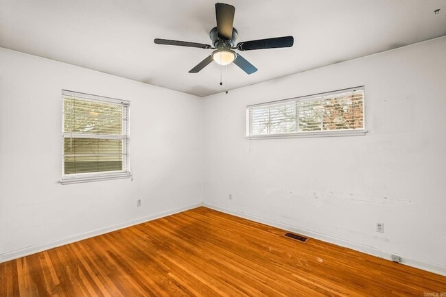 Building Photo - 11 Berrywood Cir