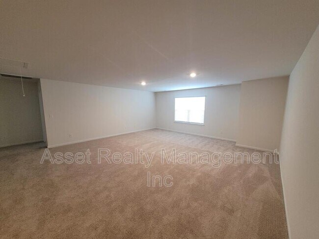 Building Photo - 4714 Willow Bluff Cir