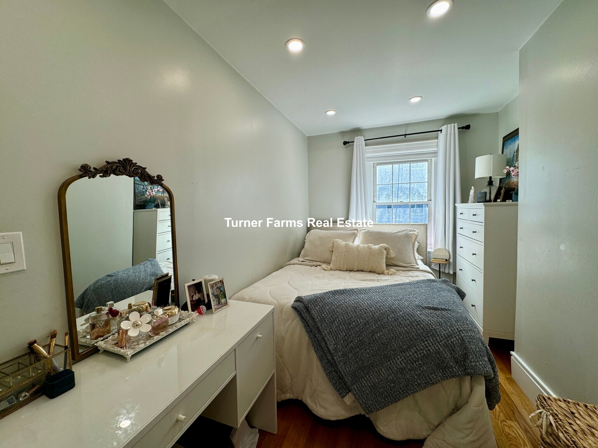 Building Photo - 91 Hudson St