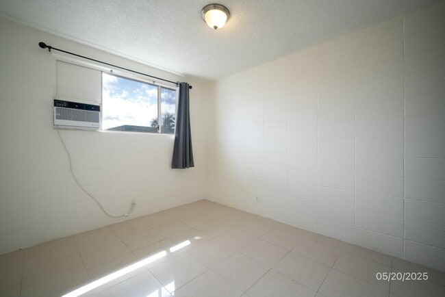 Building Photo - $2,100 / 2br - 700ft2 -| 2bd/1ba Renovated...