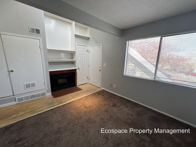 Building Photo - 1 bedroom Condo in Windcreek Available NOW