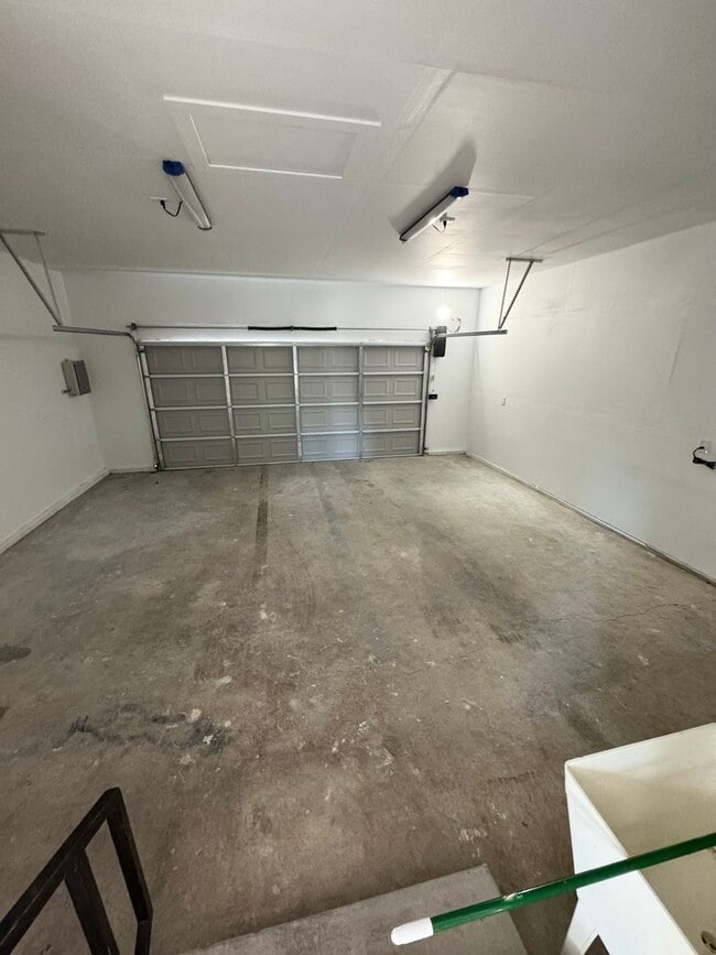 Building Photo - MOVE IN SPECIAL - $250 off First Month's Rent!