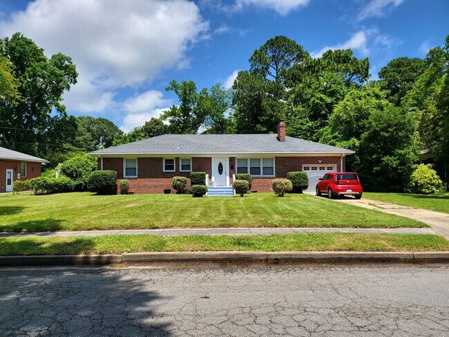 Building Photo - 2024 Colane Rd