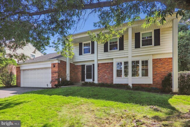 Building Photo - 8709 Sleepy Hollow Ln