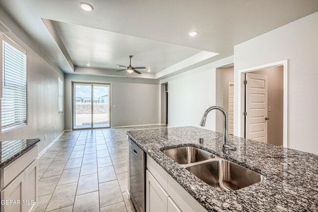 Building Photo - 916 Pettus Pl