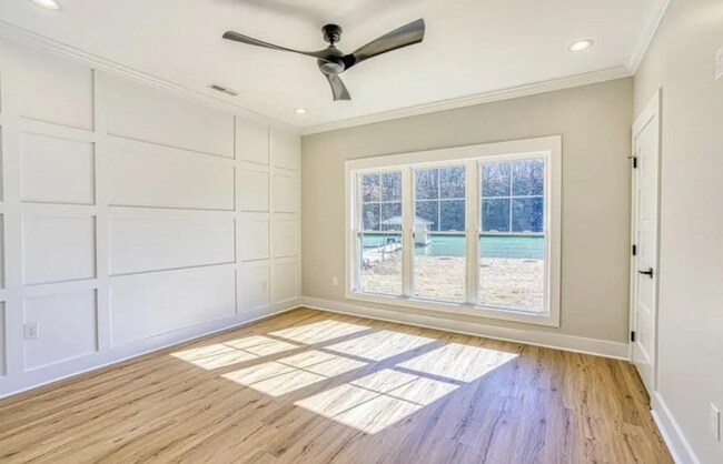 Building Photo - 3 bed 3 bath on the water! New build! Available for July 1 move in