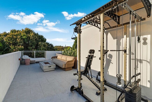 Building Photo - 1884 SW 17th St