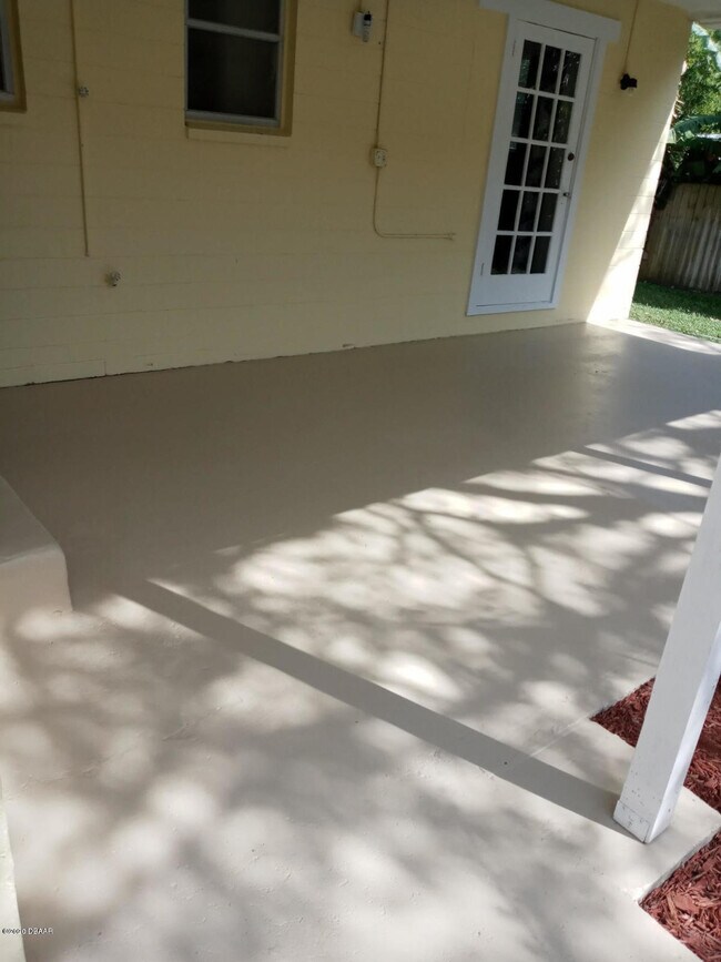 Building Photo - 136 Valencia Dr