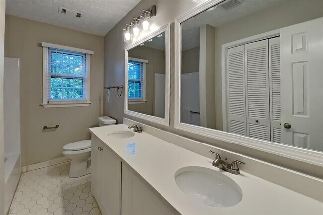 Building Photo - 2922 Melton Ct SW