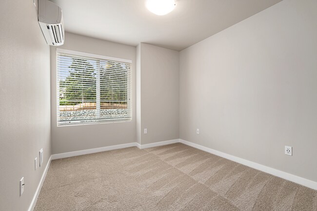 Building Photo - 1806 Sf  | 4 Bedrooms 3.5 Baths  | $3,750
