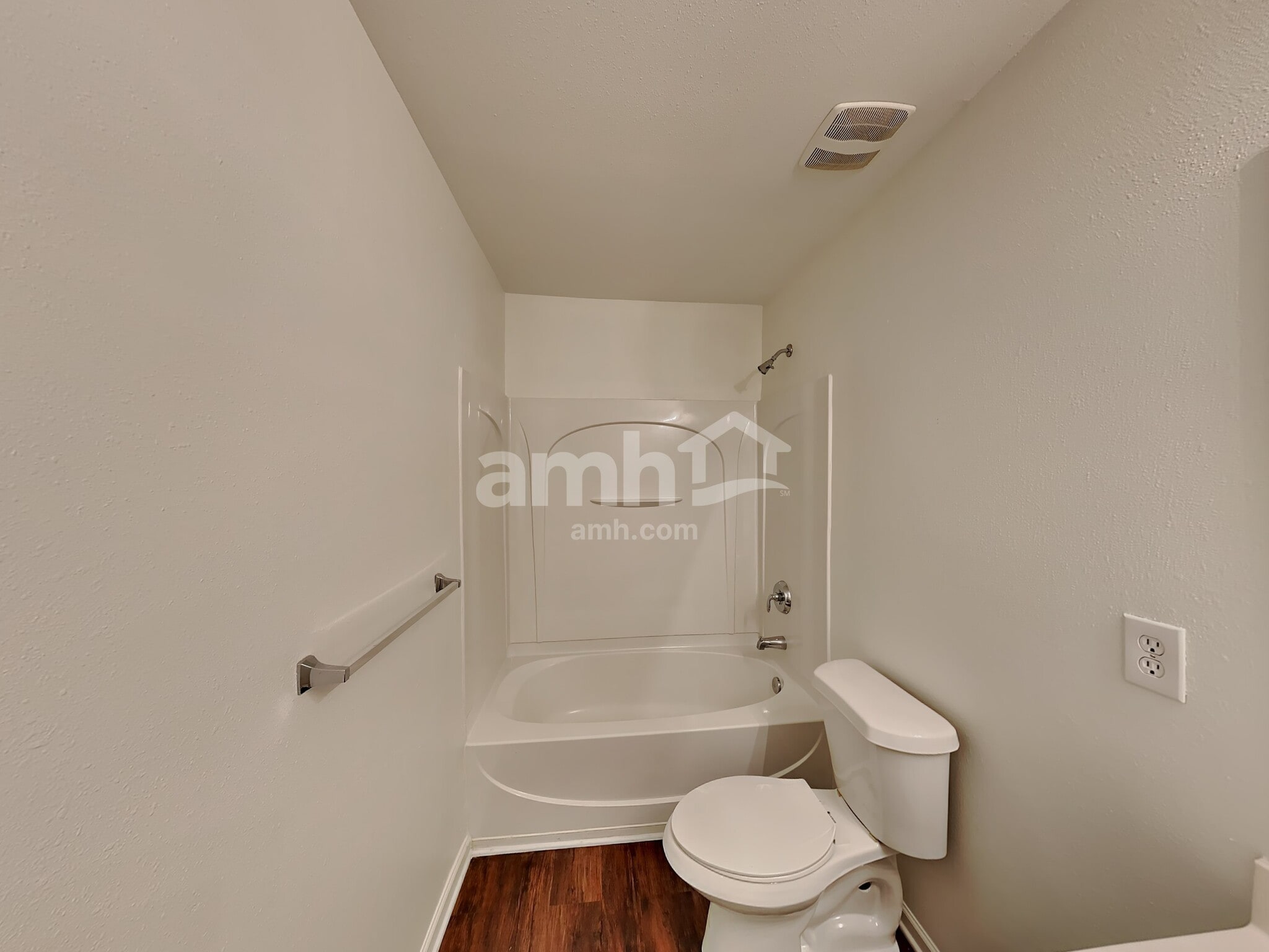 Building Photo - 704 Overlook Rd