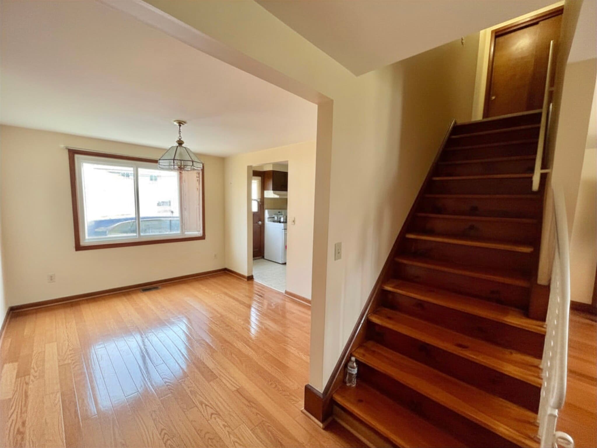 Building Photo - 227 Sunshine Dr