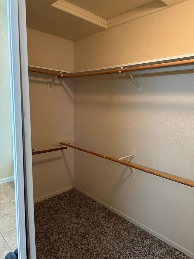 Building Photo - 3/2 Granville in NW Fresno. 3 car garage a...
